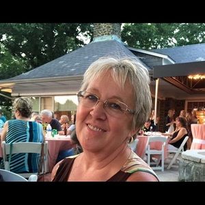 Meet your Posher, Debbie